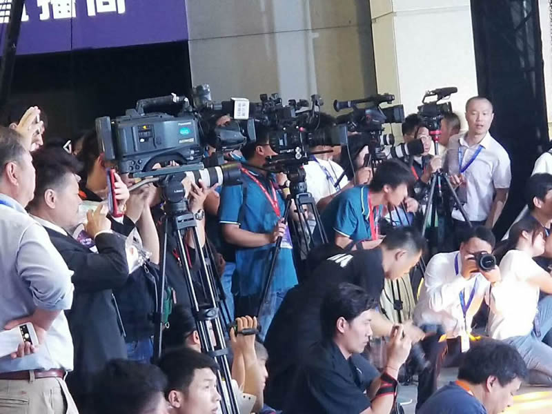 1536970708410797.jpg 02.jpg